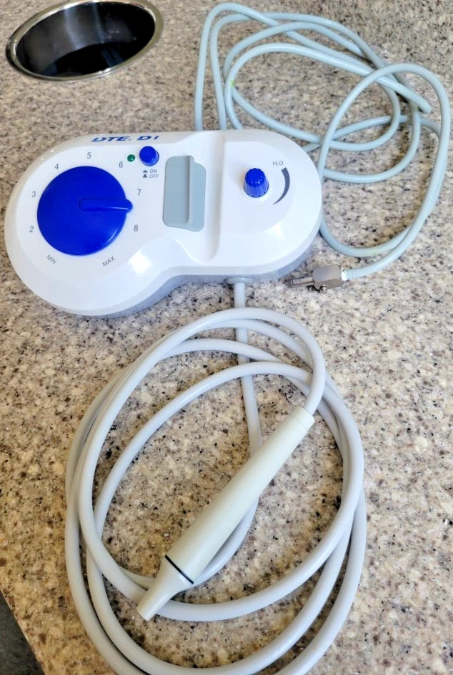 Woodpecker DTE D1 Ultrasonic Piezo Scaler  w/handpiece and foot pedal